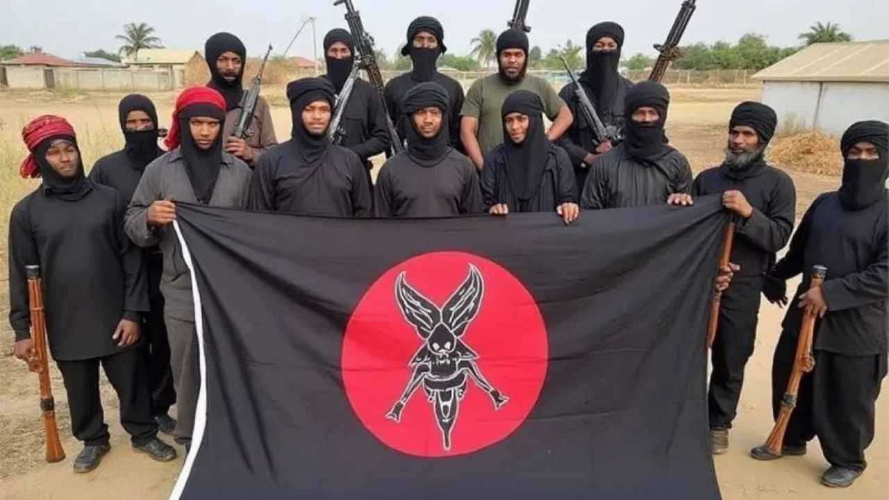 من حماة القرى إلى مصدر رعب.. ما هي جماعة "اللاكوراوا" غرب نيجيريا؟