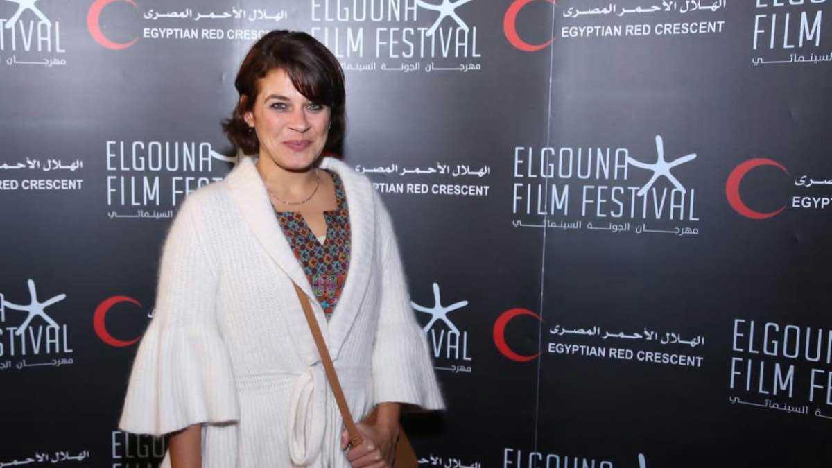 منى هلا تكشف تفاصيل تعرضها لـ"التحرش الجنسي" (فيديو)