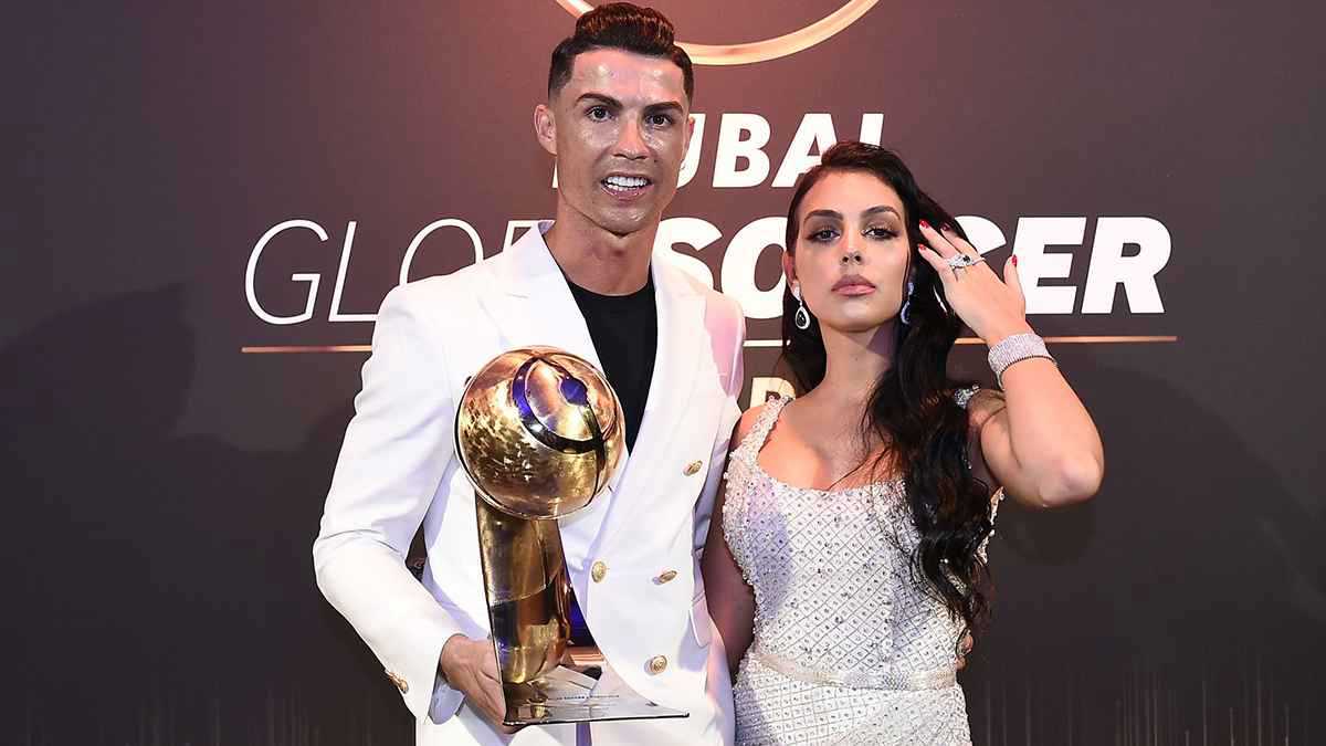 نعم أوافق.. جورجينا تؤكد أنباء زواجها من كريستيانو رونالدو (صورة)