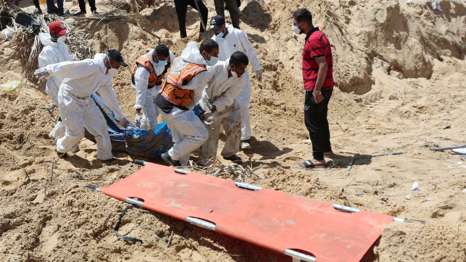 السلطات السورية تعثر على مقبرة جماعية جديدة في درعا (صور)