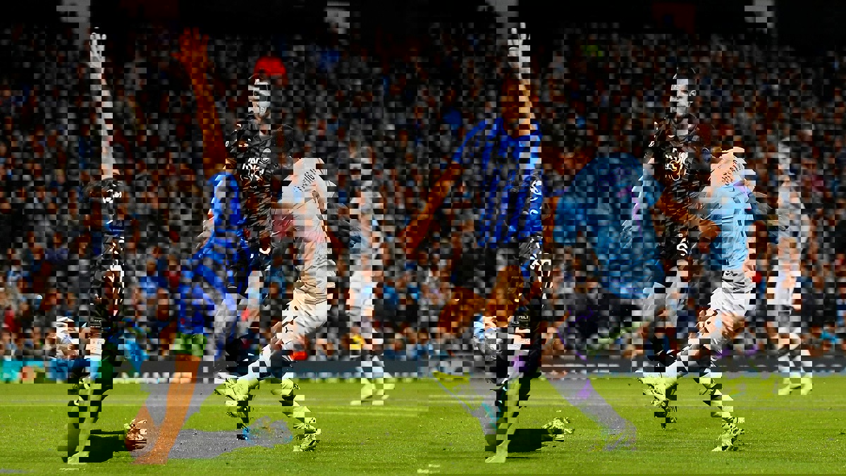 رحيم سترلينغ يتفوق على مبابي وديبالا في جائزة لاعب الجولة الثالثة بدوري أبطال أوروبا (صورة)