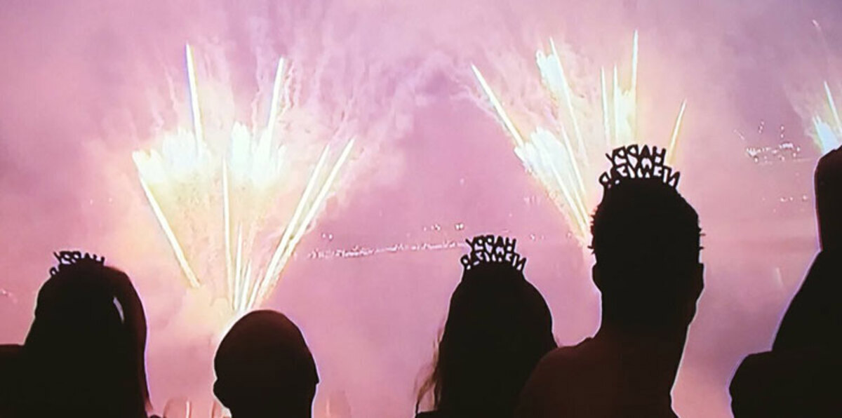 شاهد احتفال أبوظبي بالعام الجديد 2017 