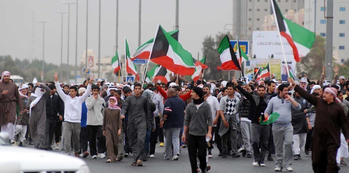 الكويت تبدأ معالجة الجنسيات المزورة بسحب 16 جنسية