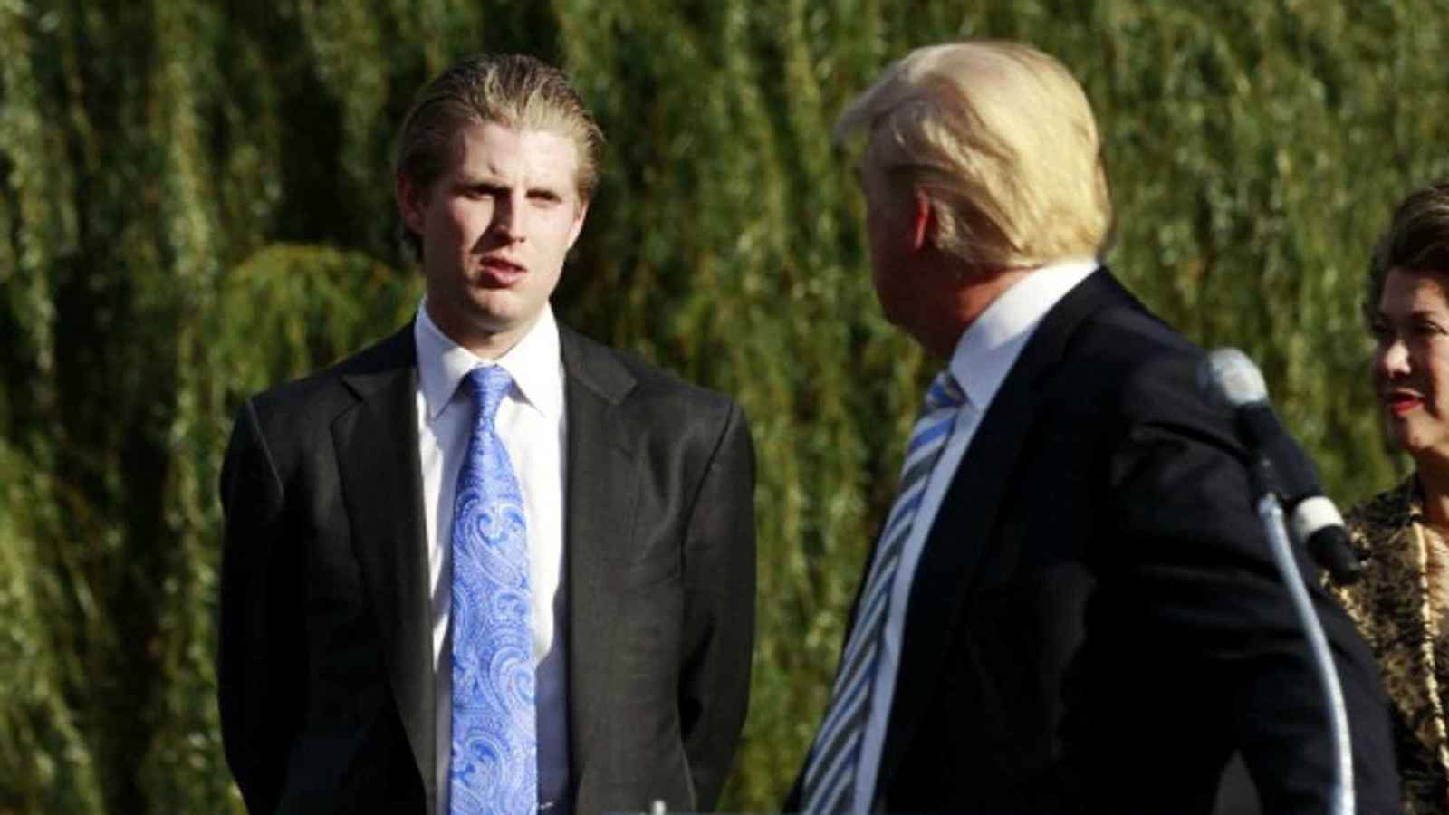 "نصف السياسيين لا يعجبونه".. نجل ترامب قد يترشح للرئاسة