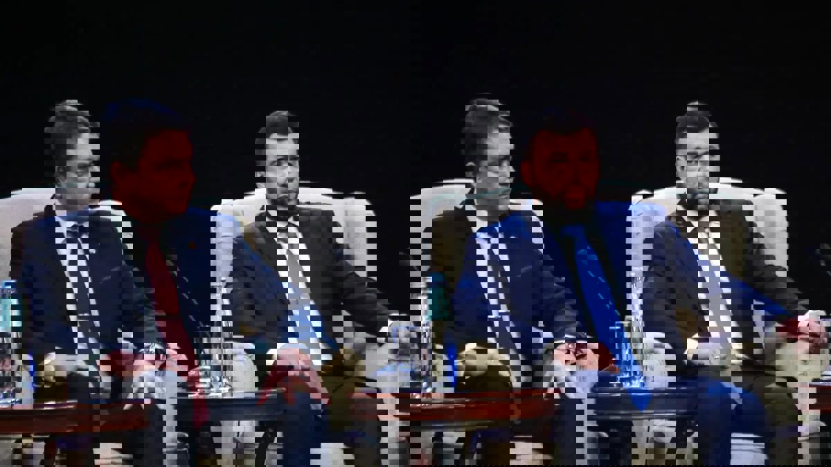 سلطات لوغانسك وخيرسون الموالية لروسيا تطلب من بوتين ضم المنطقتين