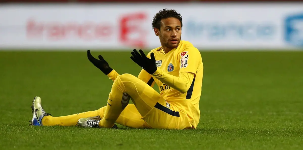 ليونيل ميسي ينصح نيمار بالذهاب إلى مانشستر يونايتد