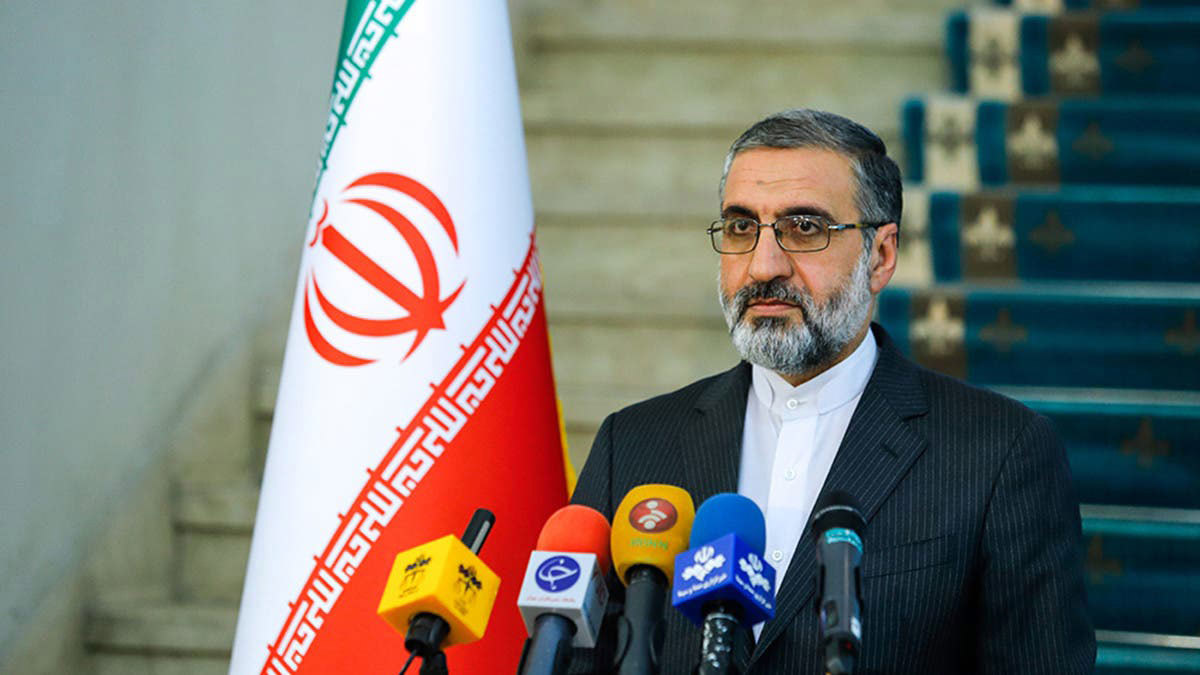 إيران تعتقل مواطنا يحمل الجنسية الأمريكية متهما بالتجسس