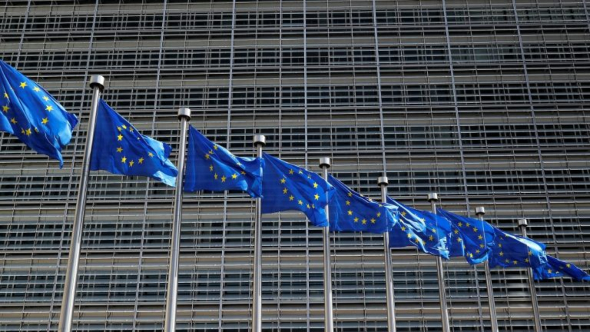 وسط فتور في العلاقات معه.. رومانيا تتولّى رئاسة الاتحاد الأوروبي