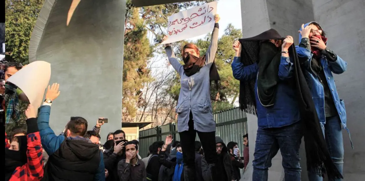 حملة اعتقالات للطلبة المعارضين داخل الجامعات الإيرانية