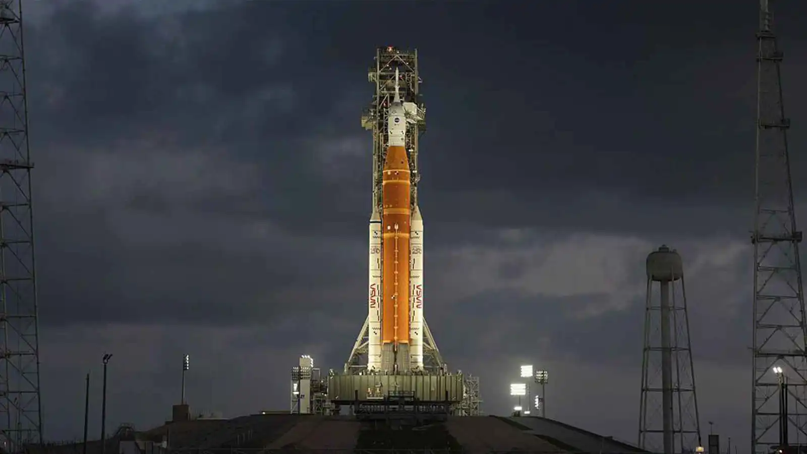 عودة البشر إلى القمر بعد 50 عاما.. ناسا تستعد لإطلاق “Artemis 2” (فيديو)