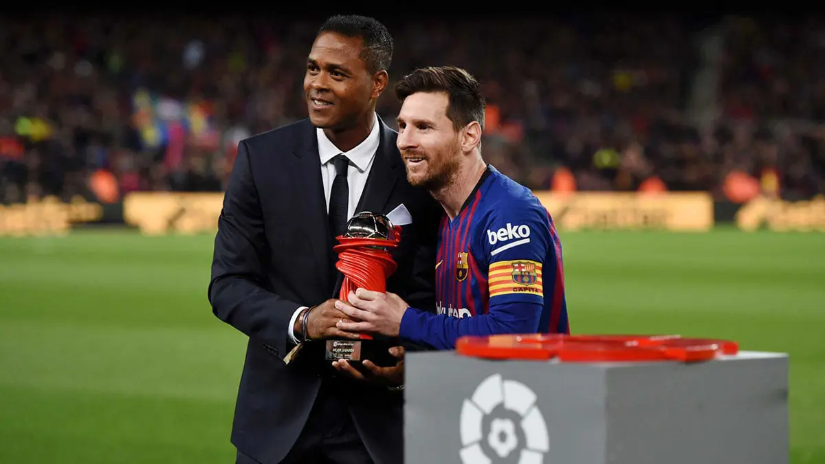 "زيدان برشلونة".. هل يصبح باتريك كلويفرت منقذ "البلوغرانا" بدلا من كيكي سيتين؟