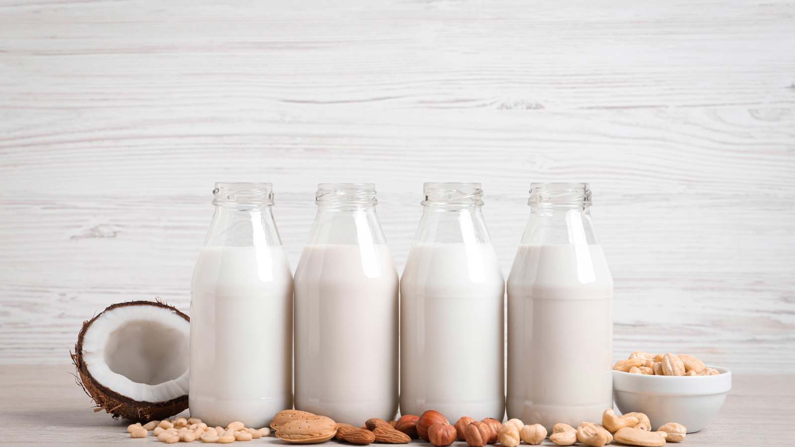 هل الحليب النباتي صحي كما نعتقد؟