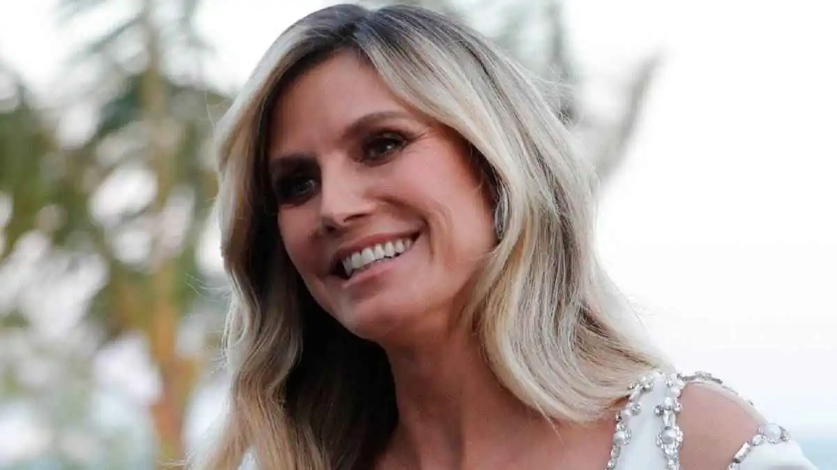 من هي هايدي كلوم مقدمة حفل قرعة كأس العالم؟