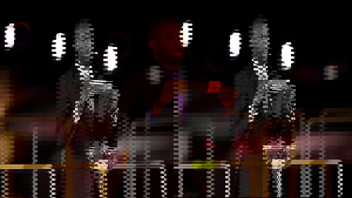 رسميًا.. يايا توريه يعلن اعتزال كرة القدم