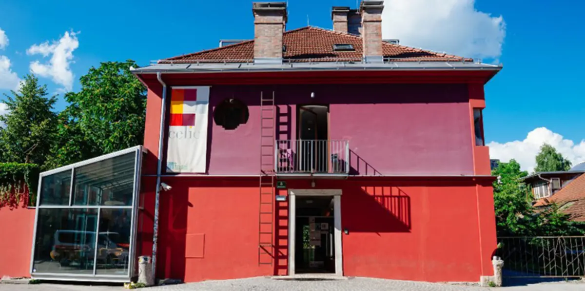 السجن بدلًا من غرف الفندق في سلوفينيا