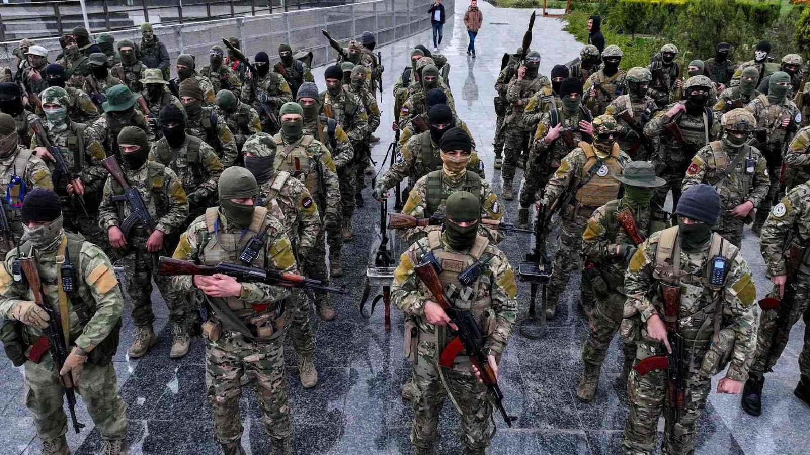 بعد الحمزات والعمشات.. فصائل وقيادات في الجيش السوري تواجه خطر العقوبات