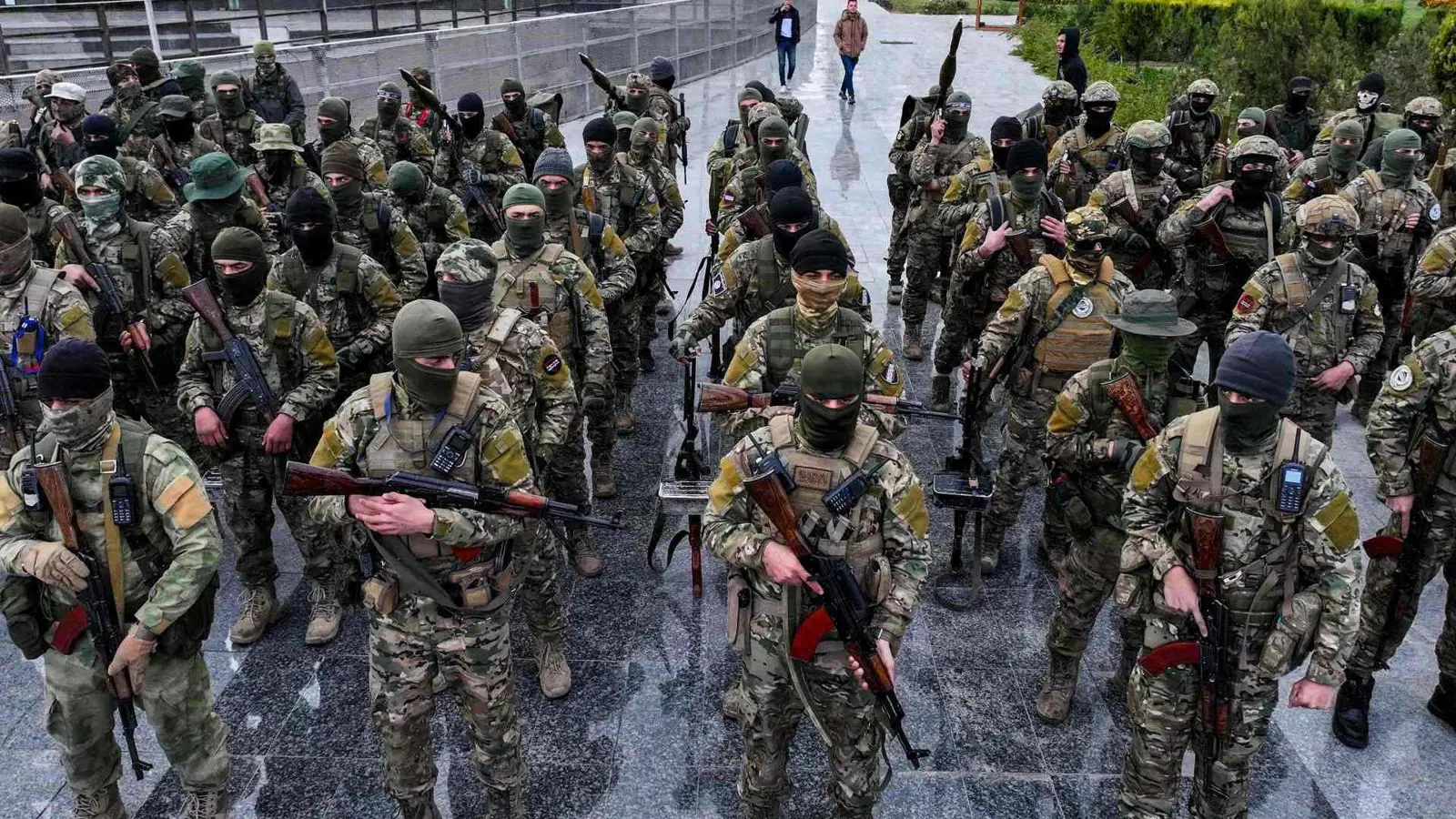 بعد الحمزات والعمشات.. فصائل وقيادات في الجيش السوري تواجه خطر العقوبات