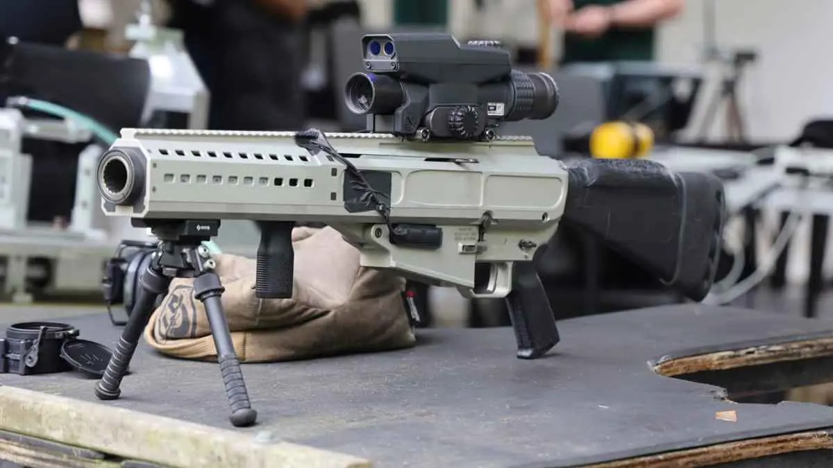 الجيش الأمريكي يطور قاذف قنابل لاصطياد الطائرات المسيرة