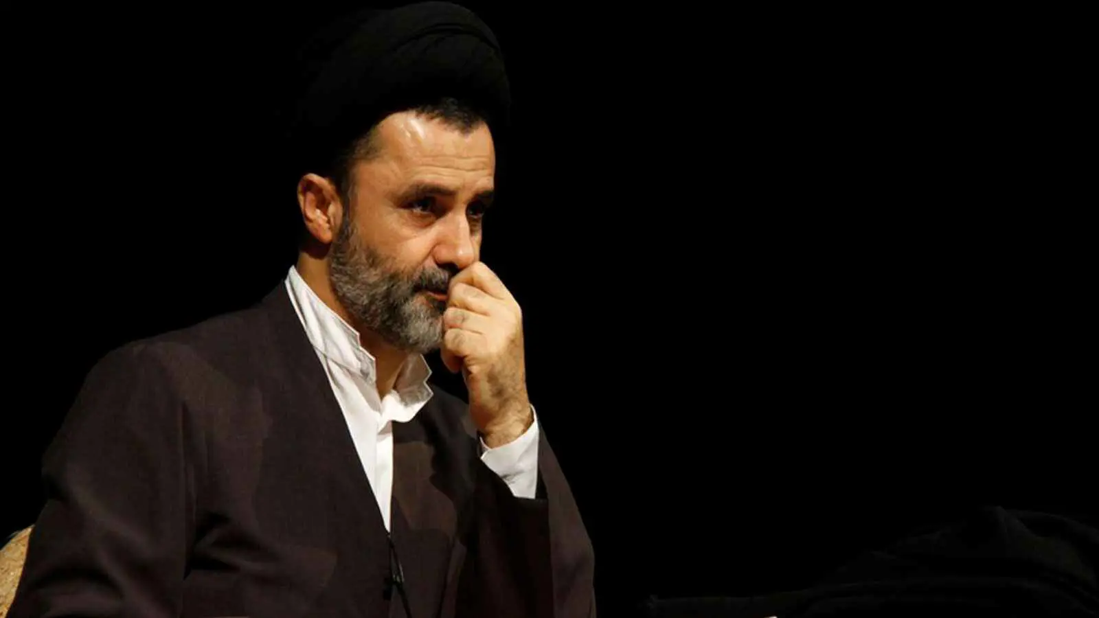 نائب إيراني: اكتشفنا شرائح تجسس في أحذية مفتشي "الطاقة الذرية"