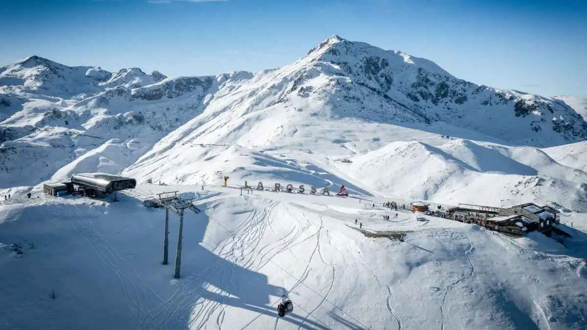 قتلى وجرحى إثر انهيارات جليدية في جبال الألب الإيطالية