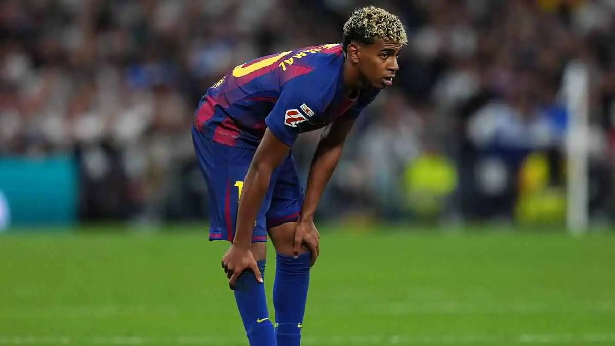 عيناي كانتا تدمعان.. رسالة حزينة من والدة لامين يامال (صورة)