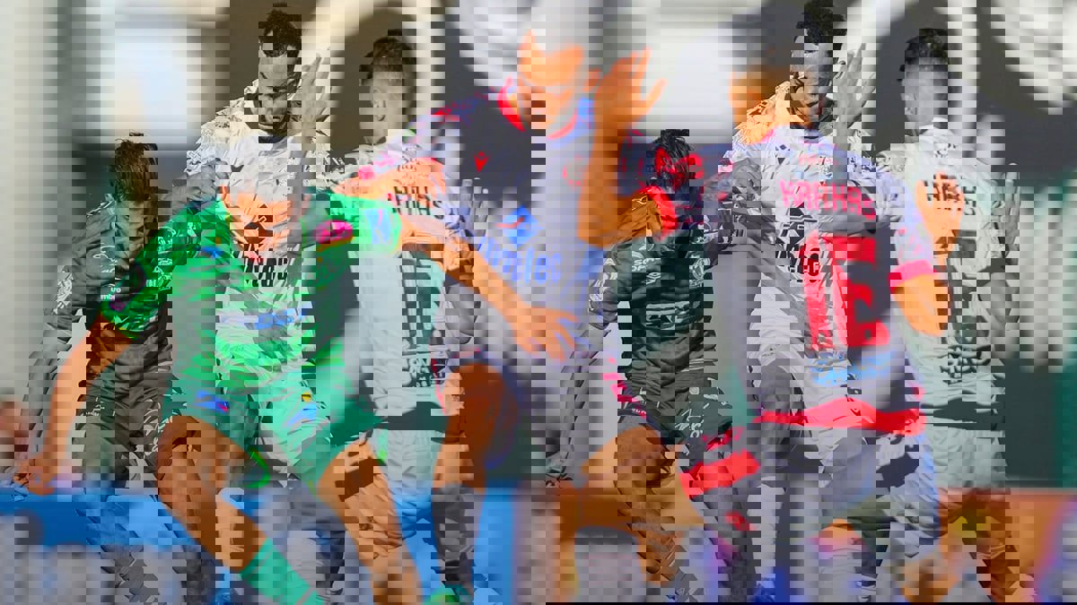 ترتيب الدوري المغربي: الرجاء يهزم الوداد وينفرد بالصدارة (فيديو)