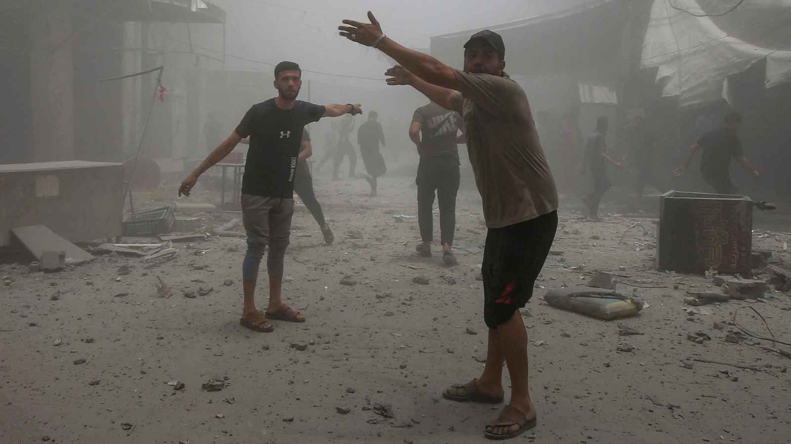 عشرات الضحايا في غزة إثر القصف الإسرائيلي