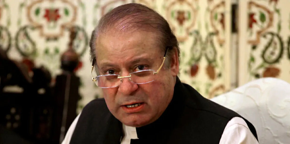 بعد أمر باعتقاله.. نواز شريف يعود لباكستان للمثول أمام المحكمة (صور)