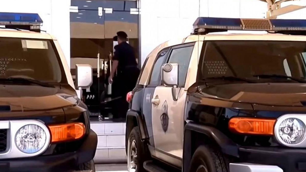 السعودية.. مقتل شاب في منزله وضبط والد القتيل وشقيقه