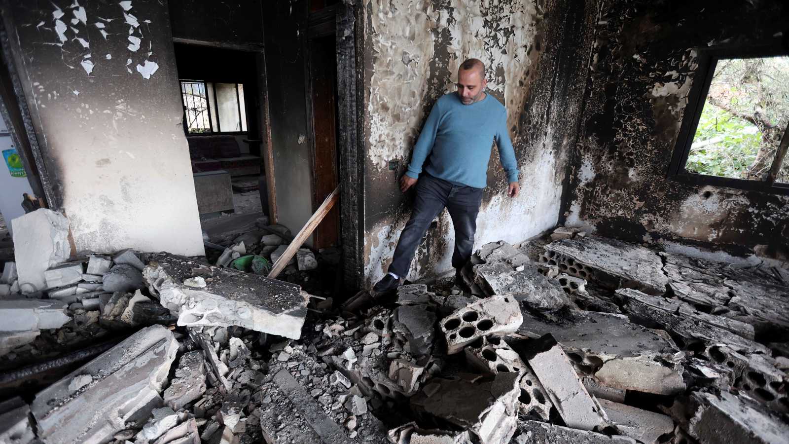 وسط الضغوط لنزع سلاحه.. حزب الله يتكبد "فاتورة باهظة" لإيواء نازحي الجنوب