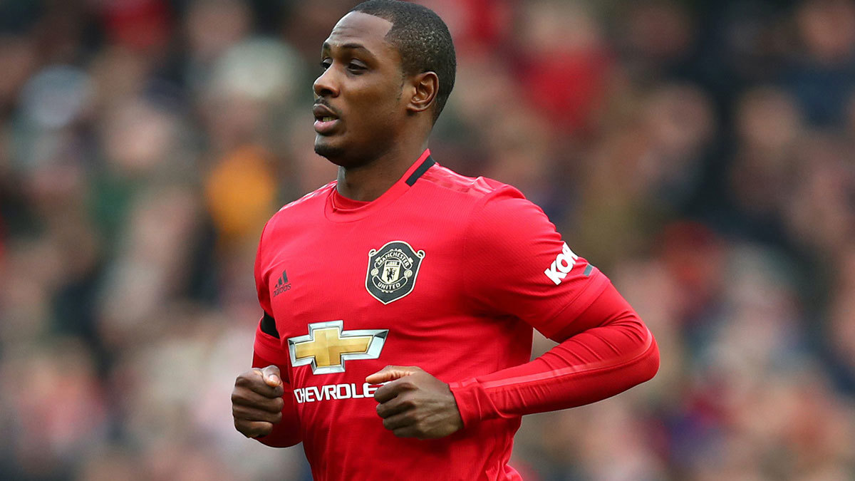 إيغالو يقترب من البقاء مع مانشستر يونايتد مع انتقال مارتينز إلى شنغهاي الصيني