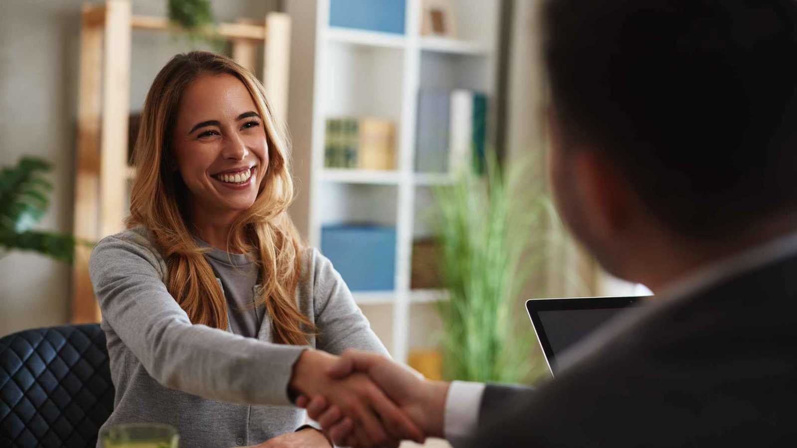 "السر الخفي" وراء قبول الموظفين في الشركات الكبرى 