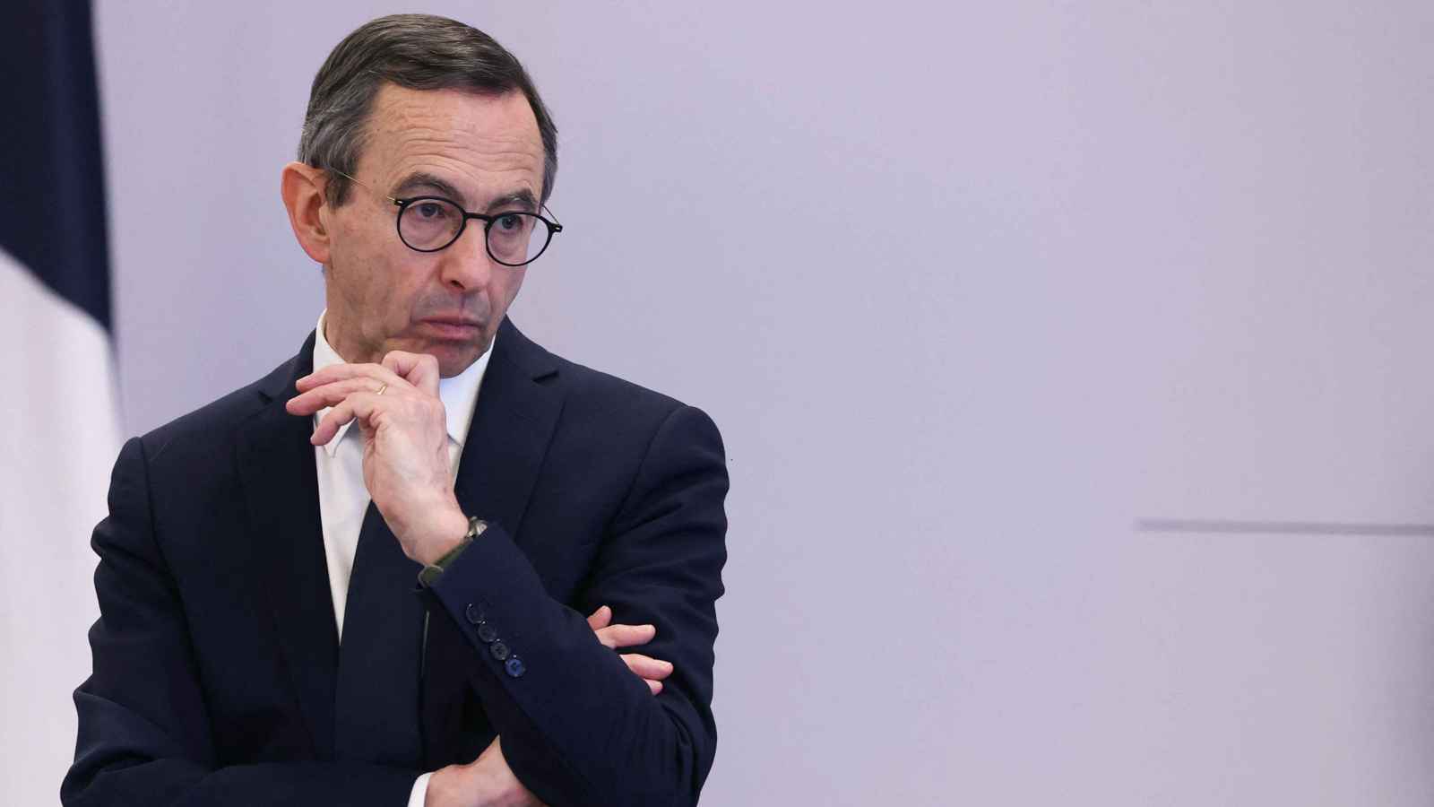 وزير الداخلية الفرنسي يدعو لـ"تشديد الضغط" على الجزائر لاستعادة مواطنيها