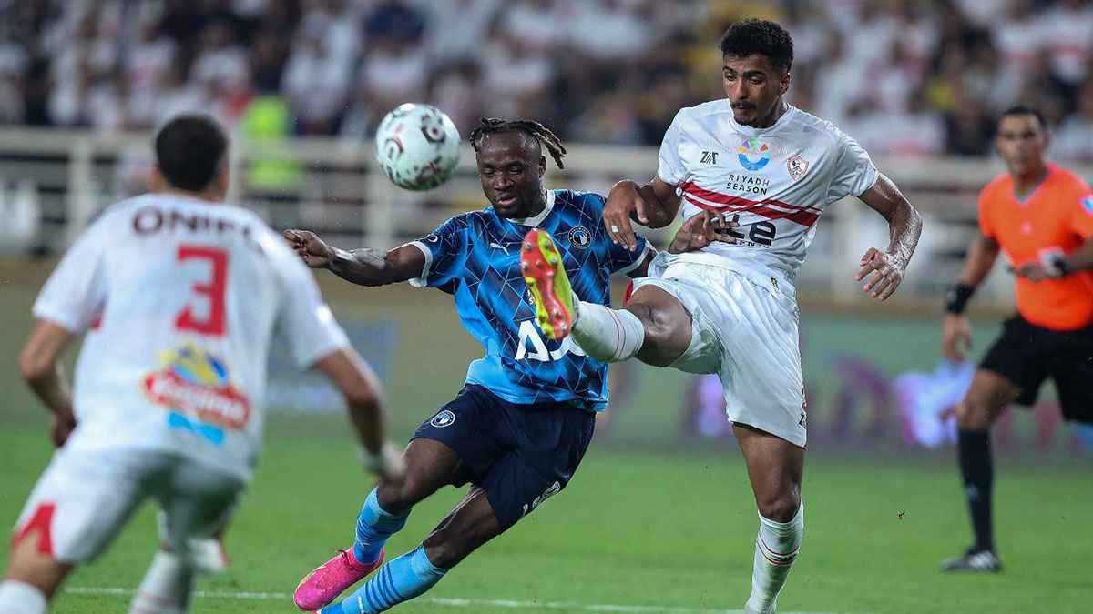 من هو حكم مباراة الزمالك وبيراميدز؟ 