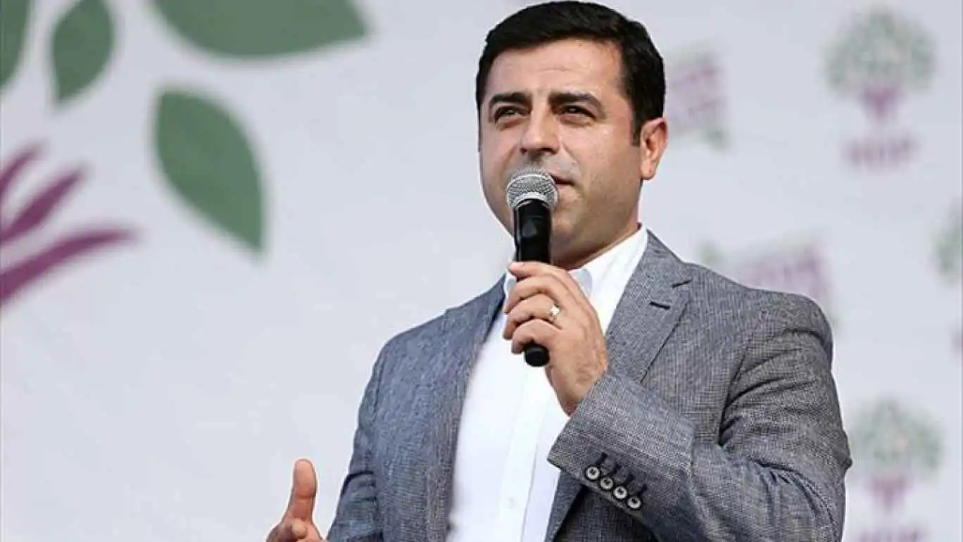 "سجين الإرهاب".. هل يكون السياسي الكردي دميرتاش رجل السلام مع أنقرة؟