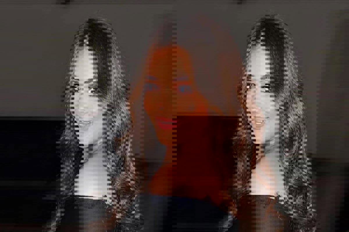 كيف علقت زوجة أحمد زاهر على استعانة ابنتها ملك بطبيب نفسي؟