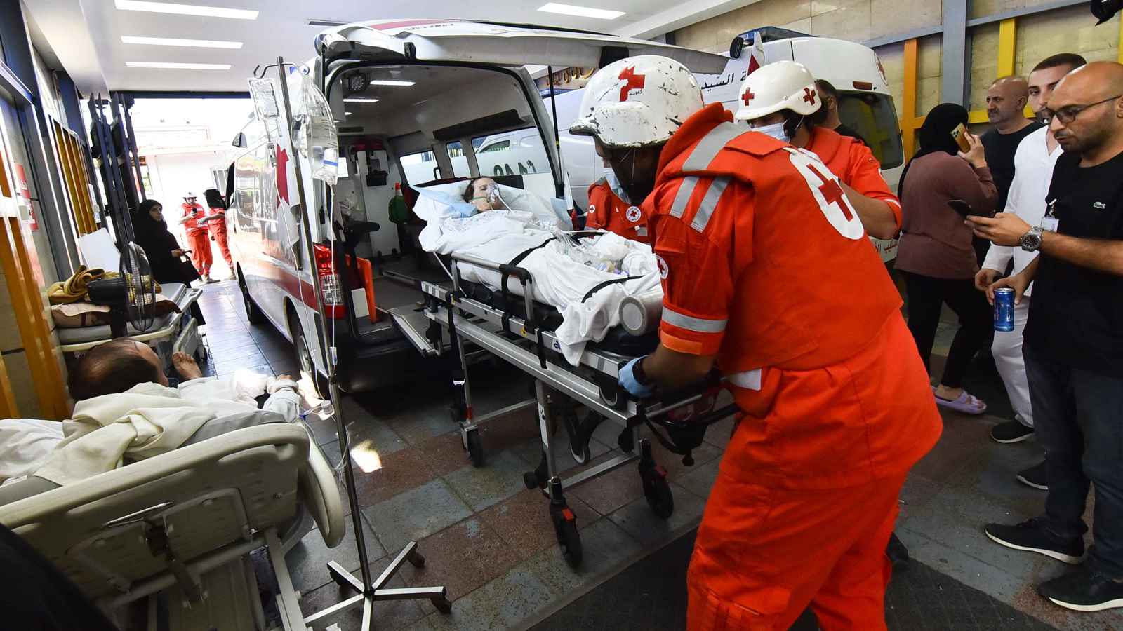 لبنان.. قصف إسرائيلي يستهدف مستشفى في بنت جبيل