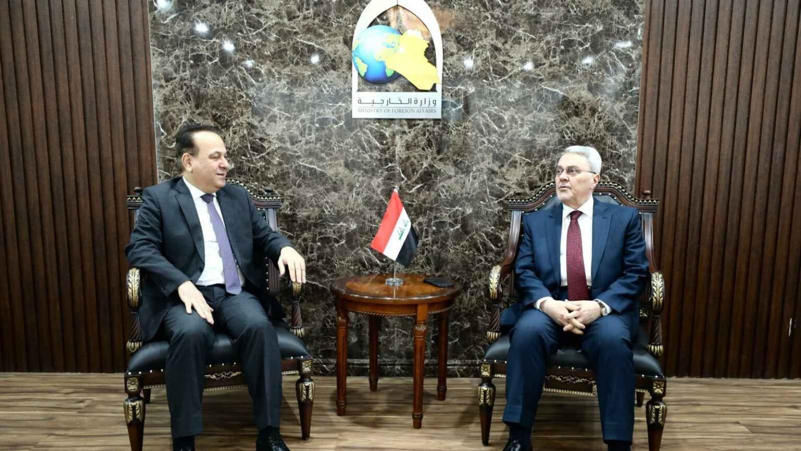 العراق يستدعي السفير اللبناني على خلفية تصريحات بشأن "الحشد الشعبي"