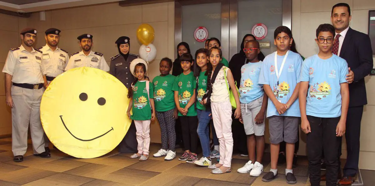 شرطة أبوظبي ترد الجميل لطفلة إماراتية على كرم نادر (صور)