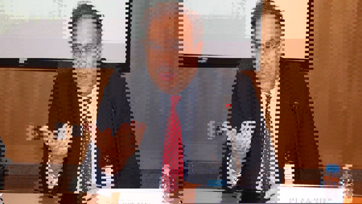 بعد مداهمة قوة مسلحة منزله.. منع سفر وزير الكهرباء العراقي السابق لؤي الخطيب‎