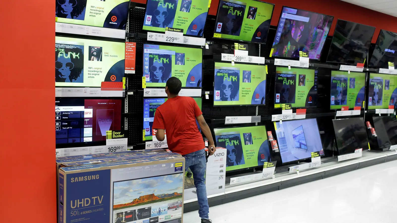 "عين داخل كل بيت".. هكذا تمنع التلفاز الذكي من التجسس عليك