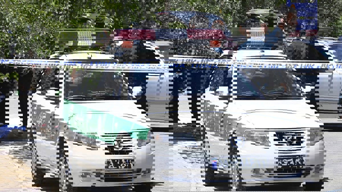 طعن اثنين من رجال الدين في مدينة قم وسط إيران