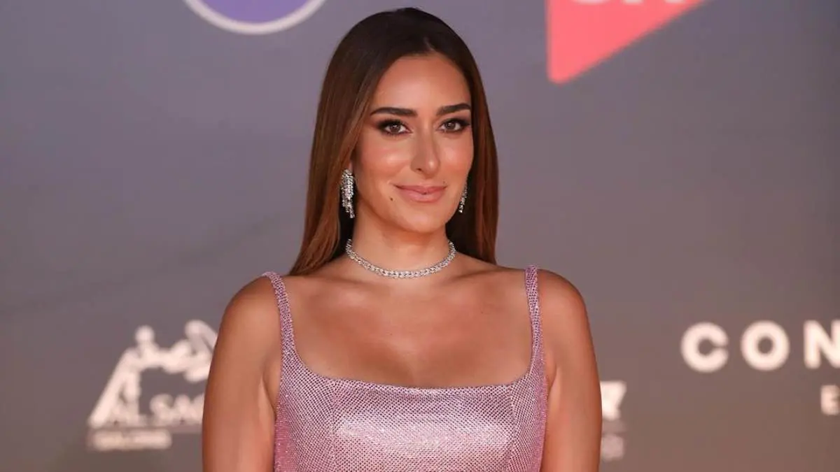 أمينة خليل تحذف صورة لأسماء جلال.. ما القصة؟