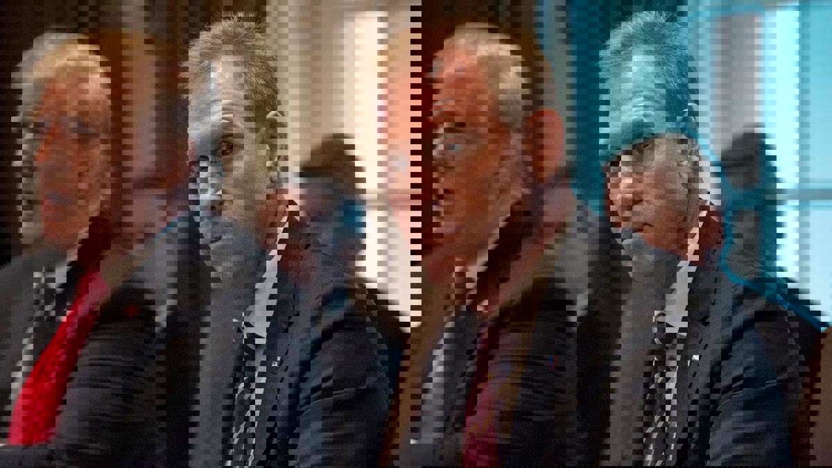 "نيويورك تايمز": البيت الأبيض يراجع خططًا عسكرية بشأن إيران