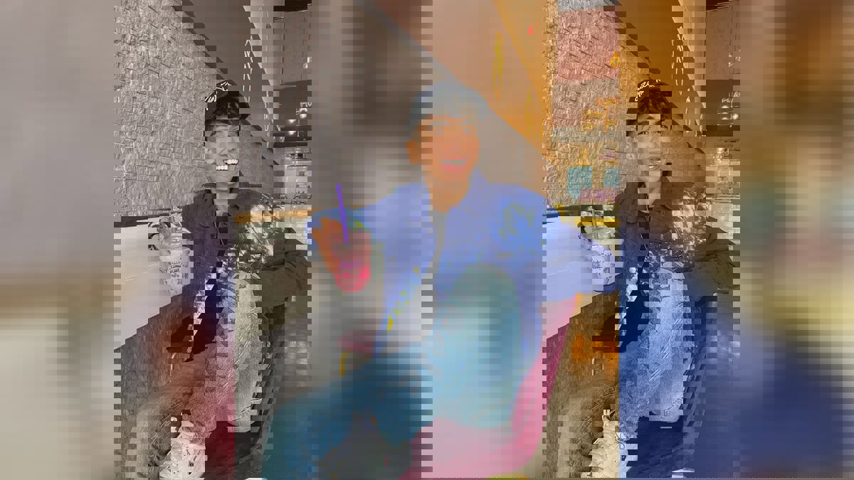 "دايلر" ينشر صورة بـ"كدمة على عينه" ويعلق: "باخذ حقي"