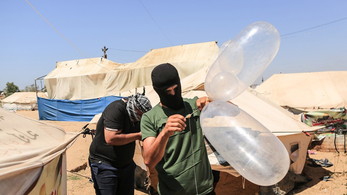 الجيش الإسرائيلي ينشر قناصة للتصدي للبالونات المفخخة من غزة