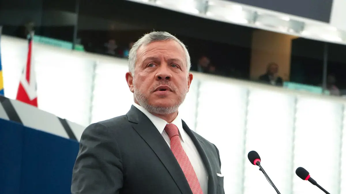 العاهل الأردني يحذر من "حرب شاملة" في الشرق الأوسط