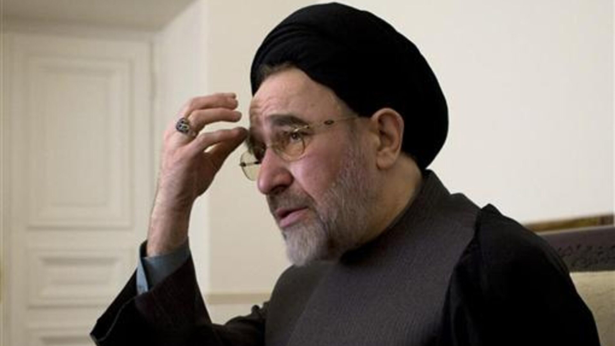 خاتمي ينتقد استبعاد مرشحي الرئاسة في إيران ويعلن دعم بزشكيان