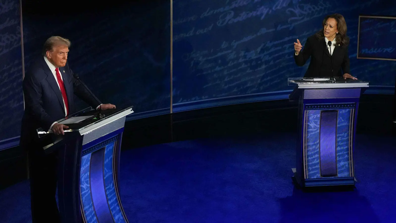 من ضريبة "البقشيش" إلى البنزين.. الاقتصاد قد يحسم سباق البيت الأبيض