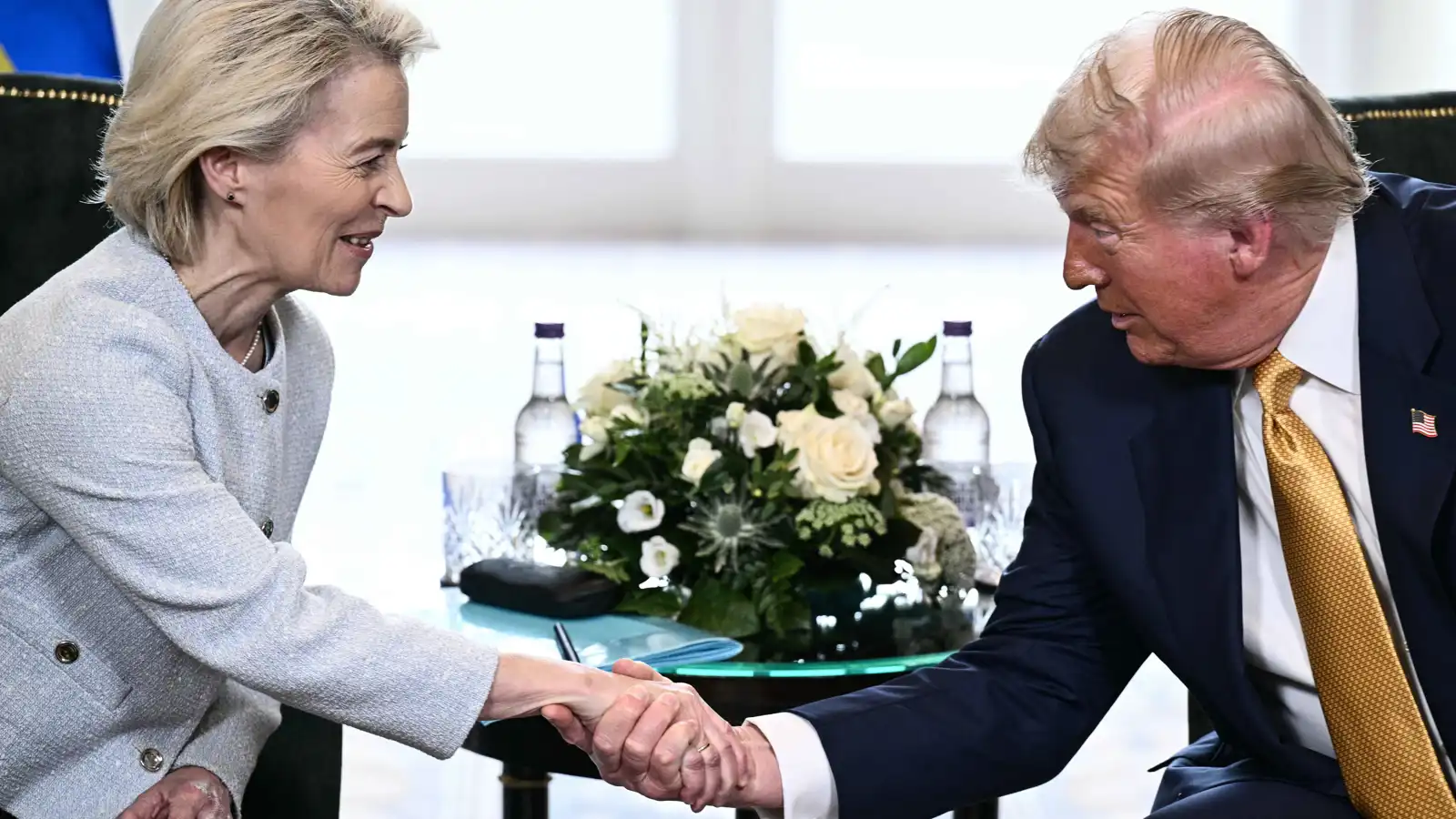 ترامب يتوصل لاتفاق تجاري "الأكبر من نوعه" مع الاتحاد الأوروبي